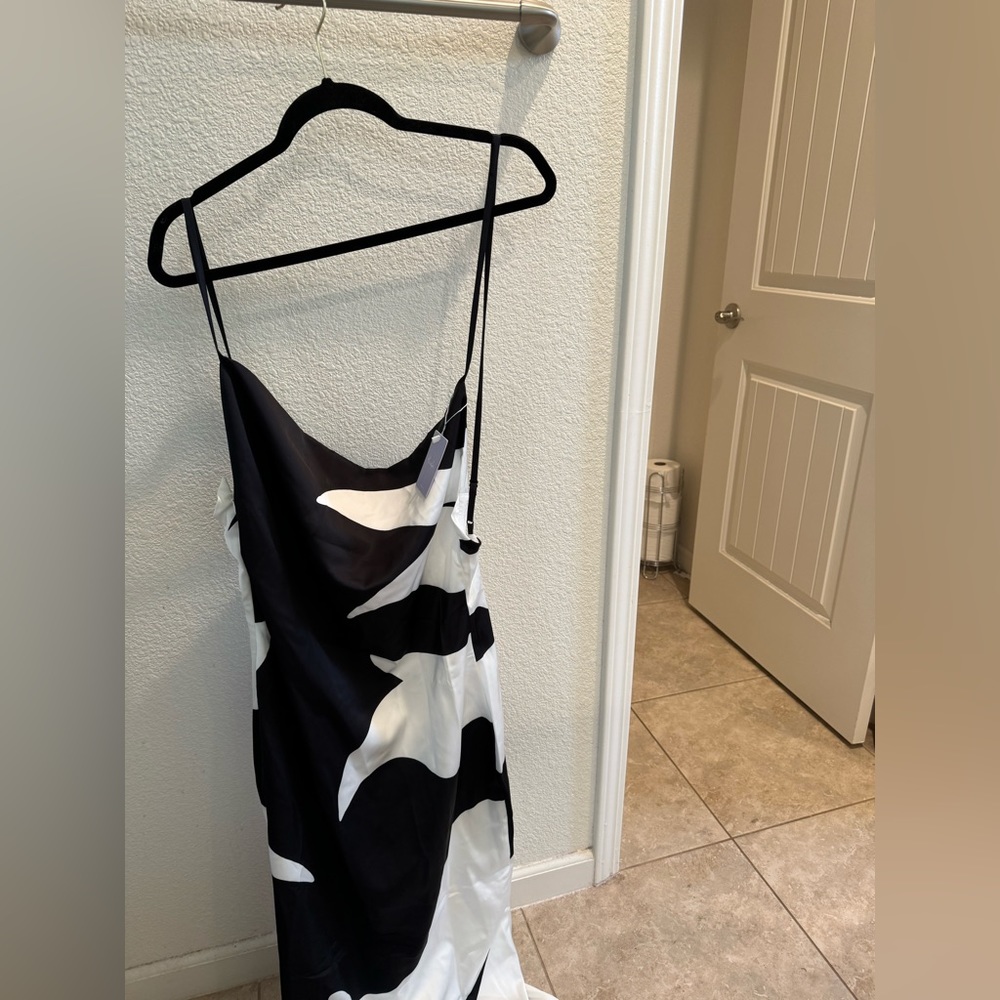Hanifa Lola gown size medium - Picture 3 of 3
